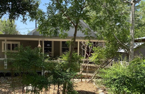 Kerrville Cottage | Carol's Casa in the quaint Methodist Encampment neighborhood