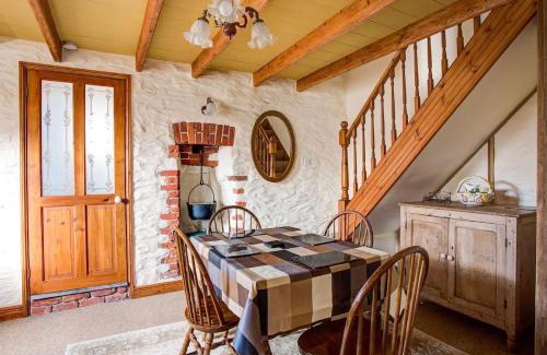 Charlestown House | Carole's Cottage - Private Parking, Sea Views, Garden & Close To Harbour & Beach
