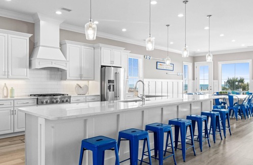 Crescent Beach House | Carolina Breeze 8BR Luxury Vacation Home