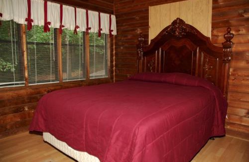 Fair Play Resort | Carolina Landing Camping Resort Luxury Cabin 8