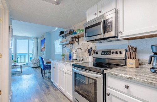 Myrtle Beach Condo | Carolina Winds by Elliott Beach Rentals