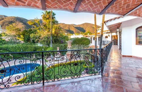 Ajijic Bed & Breakfast | Caroline Bella Bed & Breakfast