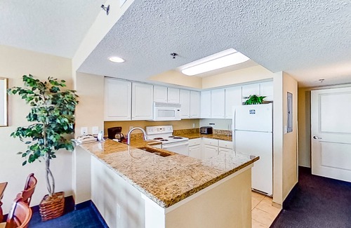 Myrtle Beach Apartment | Carolinian Beach Resort