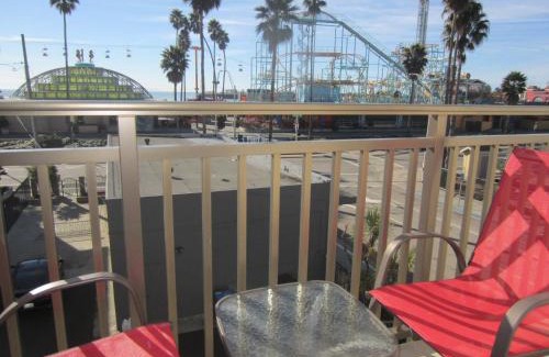 Westside Santa Cruz Hotel | Carousel Beach Inn