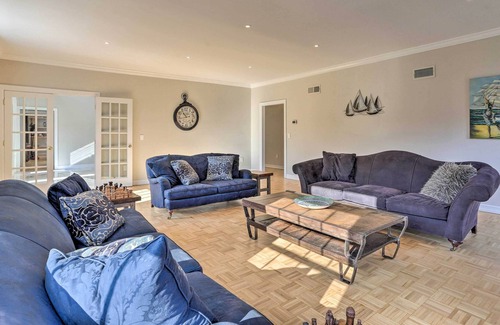 Hewitt Villa | 'Carpathia West Estate' - 7-Bedroom Villa!