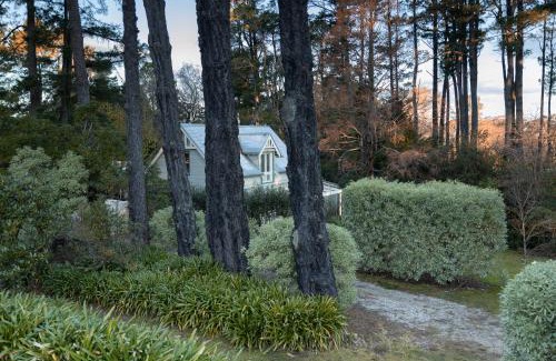 Wentworth Falls House | Carramar Coach House, Romantic Falls Retreat
