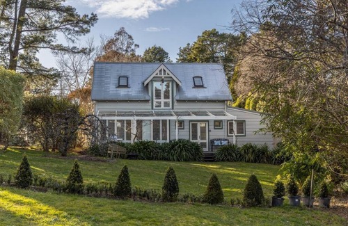 Wentworth Falls House | Carramar Coach House, Romantic Falls Retreat