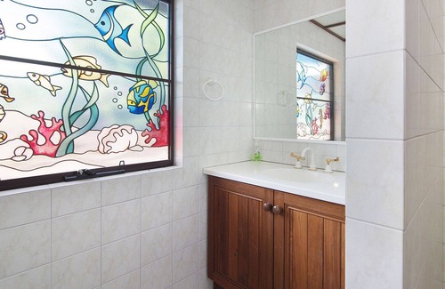 Quindalup House | Carramar Cottage - under peppermints by the beach