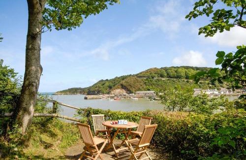 Fishguard House | Carreg Yr Eos - Cottage