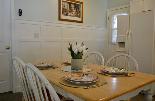 Central Okanagan Cottage | Carriage House at the Poolside Retreat, Peachland our mini resort