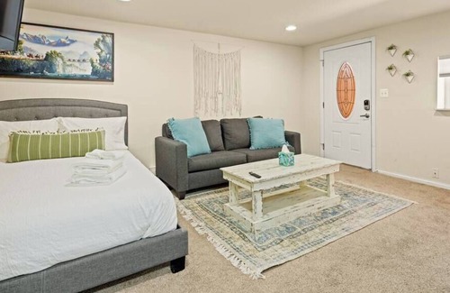 Cole Apartment | Carriage House in RiNo, Walk to Eateries and Shops