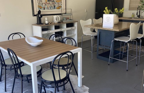 Moorpark Cottage | Carriage House @ Olive Hill Ranch w/pool, hot tub and sports courts