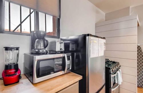 West Highland House | Carriage House Studio- West Highlands - Walk to Restaurants/bars!