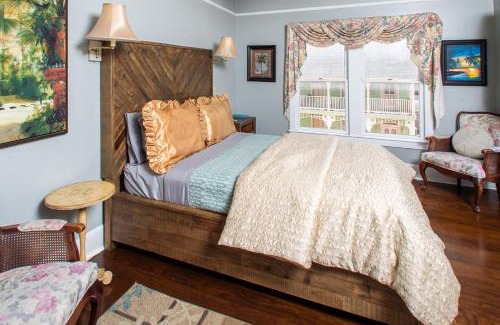Downtown Historic District Bed & Breakfast | Carriage Way Centennial House - Adult Only- Saint Augustine