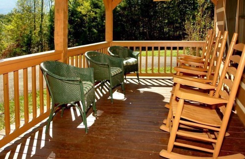 Cosby Cabin | Carrie's Cabin - 4 Bedrooms, 2.5 Baths, Sleeps 12 by RedAwning