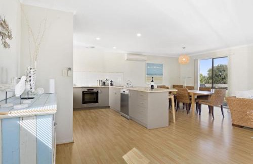 Carrickalinga House | Carried Away 9 Dorset Court