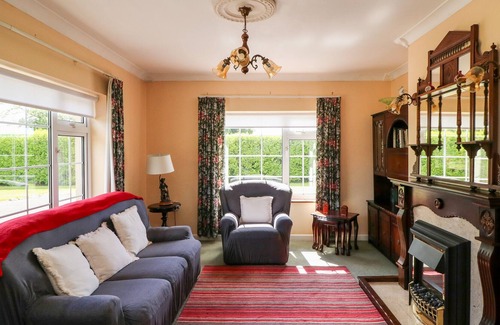 Stradbally House | CARRIGANNA COTTAGE, pet friendly in Stradbally, County Waterford