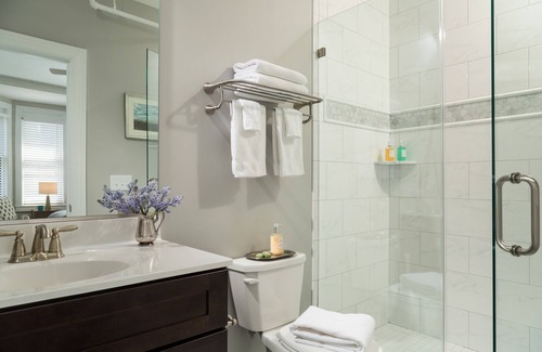 Cape May Bed & Breakfast | Carroll Villa Hotel
