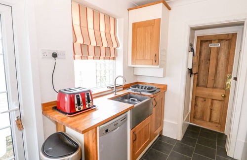 Heacham Cottage | CARRSTONE COTTAGE, pet friendly, character holiday cottage in Heacham