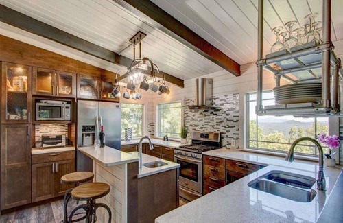 Dahlonega House | Carson's Run on Cedar Mountain-Cozy retreat with spectacular mountain views.