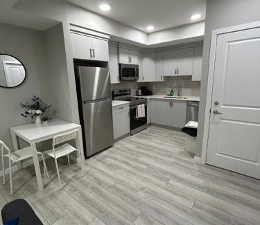 Calgary Apartment | Carssies Place