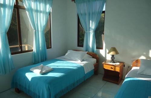 Puerto Villamil House | Cartago Bay