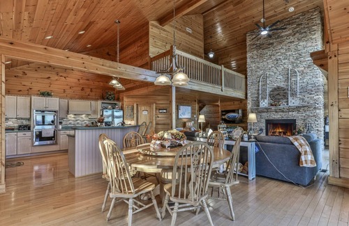 Ellijay Cabin | Carter`s Lake Overlook