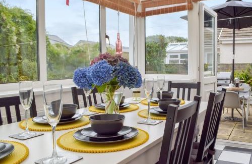 St Davids House | Cartref