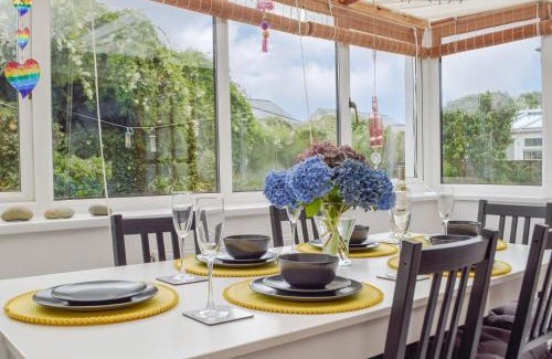 St Davids House | Cartref