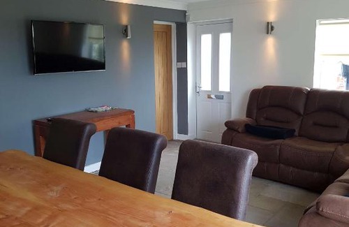 Kilgetty House | Cartref