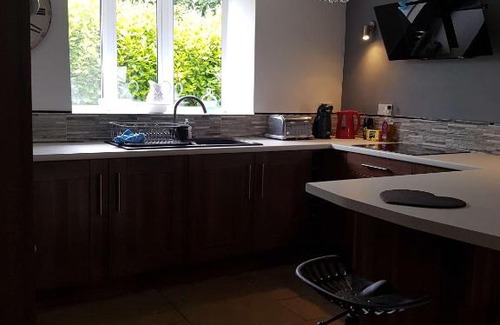 Kilgetty House | Cartref