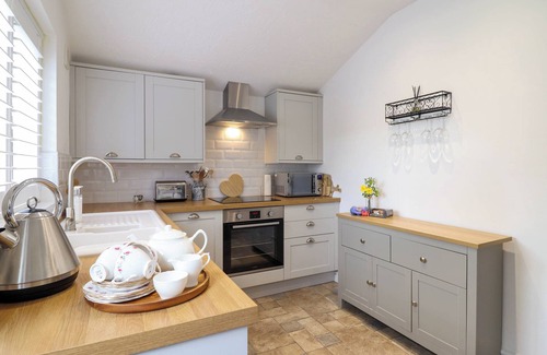 Llangernyw Cottage | CARTREF, pet friendly, with open fire in Llangernyw