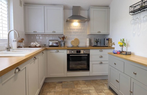 Llangernyw Cottage | CARTREF, pet friendly, with open fire in Llangernyw