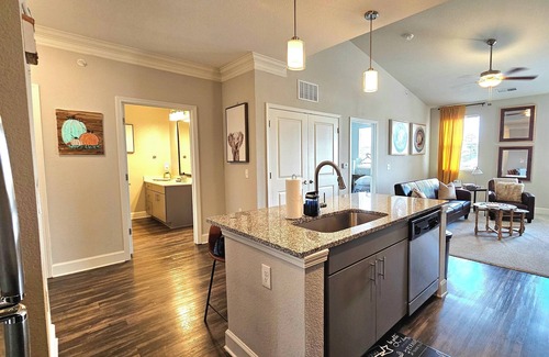 Cary Apartment | Cary Park 15 minutes to RTP, RDU Airport, Durham, DUKE