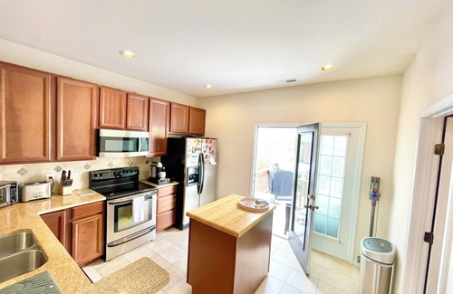 Cary House | ☀ Cary: Private & Spacious Townhome ☀