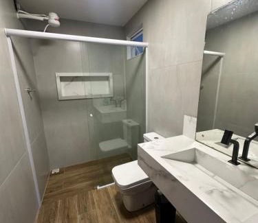 Zimbros House | Casa 2 quartos e uma suíte