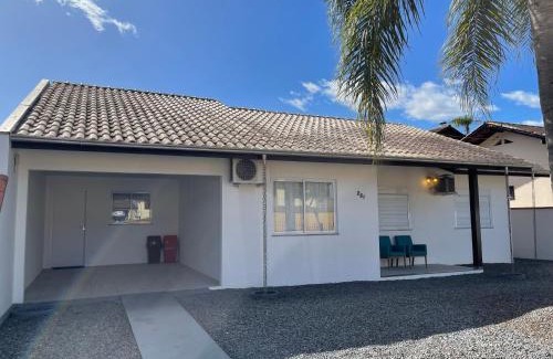 Pomerode House | Casa 3 quartos reformada em dezembro de 2024