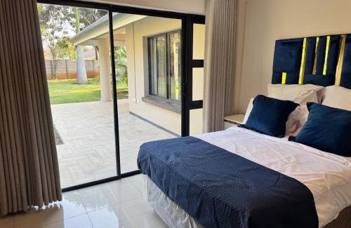 Harare Apartment | Casa 4 Bedroom house with Solar and Borehole water