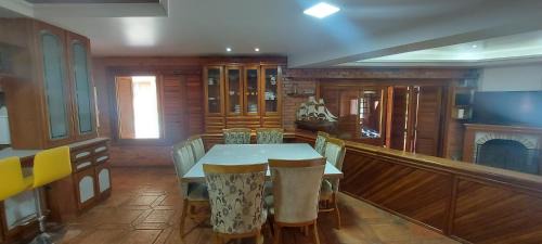 Pinto Bandeira House | Casa 4 suíte, piscina interna em Pinto Bandeira