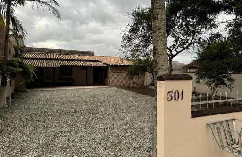 Penha House | CASA 500 mts quilombo beach near Beto Carrero