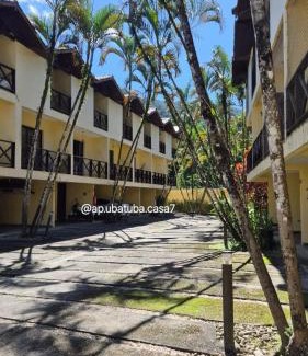 Umuarama House | Casa 6 em Condomínio com 2Quartos 1Mezanino Wifi Piscina Churrasqueira