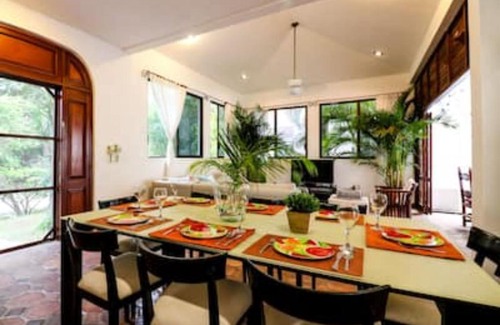 Playacar Fase I House | Casa 7 hab, 9 camas y a 2 cuadras de la Playa !!!