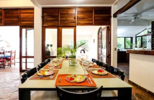 Playacar Fase I House | Casa 7 hab, 9 camas y a 2 cuadras de la Playa !!!