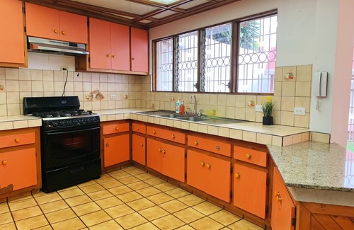 Pavas Bed & Breakfast | CASA 8 BED AND BREDKFAST
