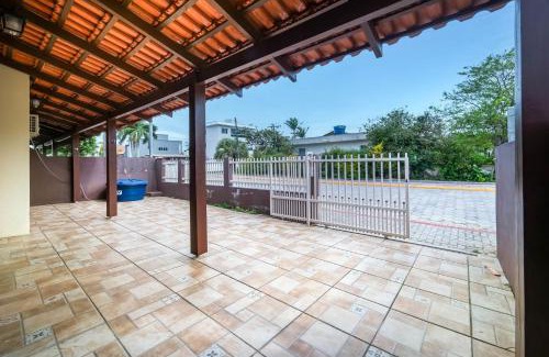 Zimbros House | Casa a 2 quadras da Praia de Zimbros RW2724