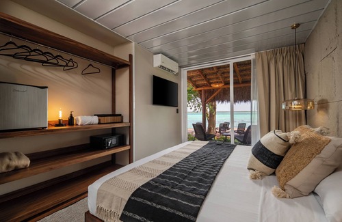 Bacalar Hotel | Casa Aakal Lagoon Front