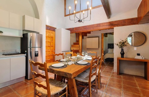 Valle de Bravo Villa | Casa Abi - Garden and River Retreat