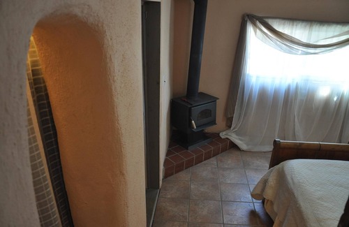 Canoncito Cottage | Casa Abuela~2 Bedroom Adobe with Cedar Hot Tub: Perfect for Families