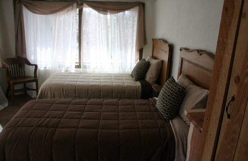 Canoncito Cottage | Casa Abuela~2 Bedroom Adobe with Cedar Hot Tub: Perfect for Families