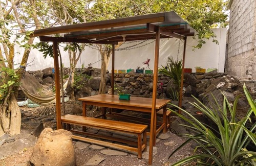 Puerto Baquerizo Moreno House | CASA ACOGEDORA DE DOS DORMITORIOS, COMPLETAMENTE AMOBLADA.
